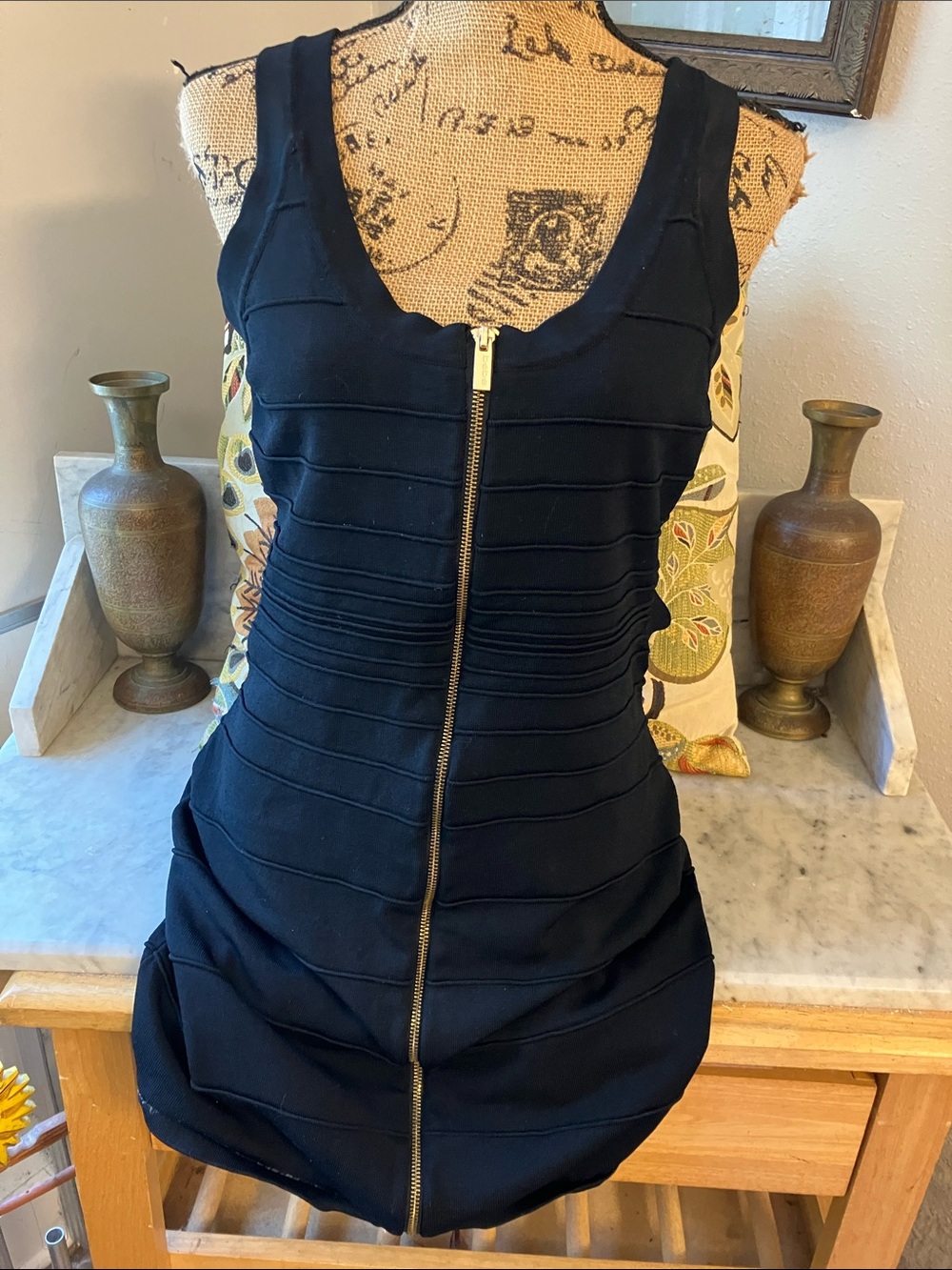 bebe Black Front-Zip Bandage Mini Dress Fabulous Too Big for Model! Sexy Cute On